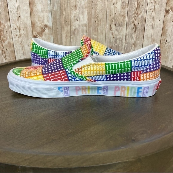 Vans Pride Classic Slip On LGBTQ Canvas Sneaker Size 10 Men - Picture 9 of 13